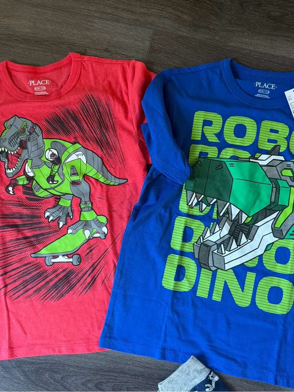 Children’s Place boys Red & Blue Robotic Dino Graphic Tees Tshirt NWT Sz 7-8